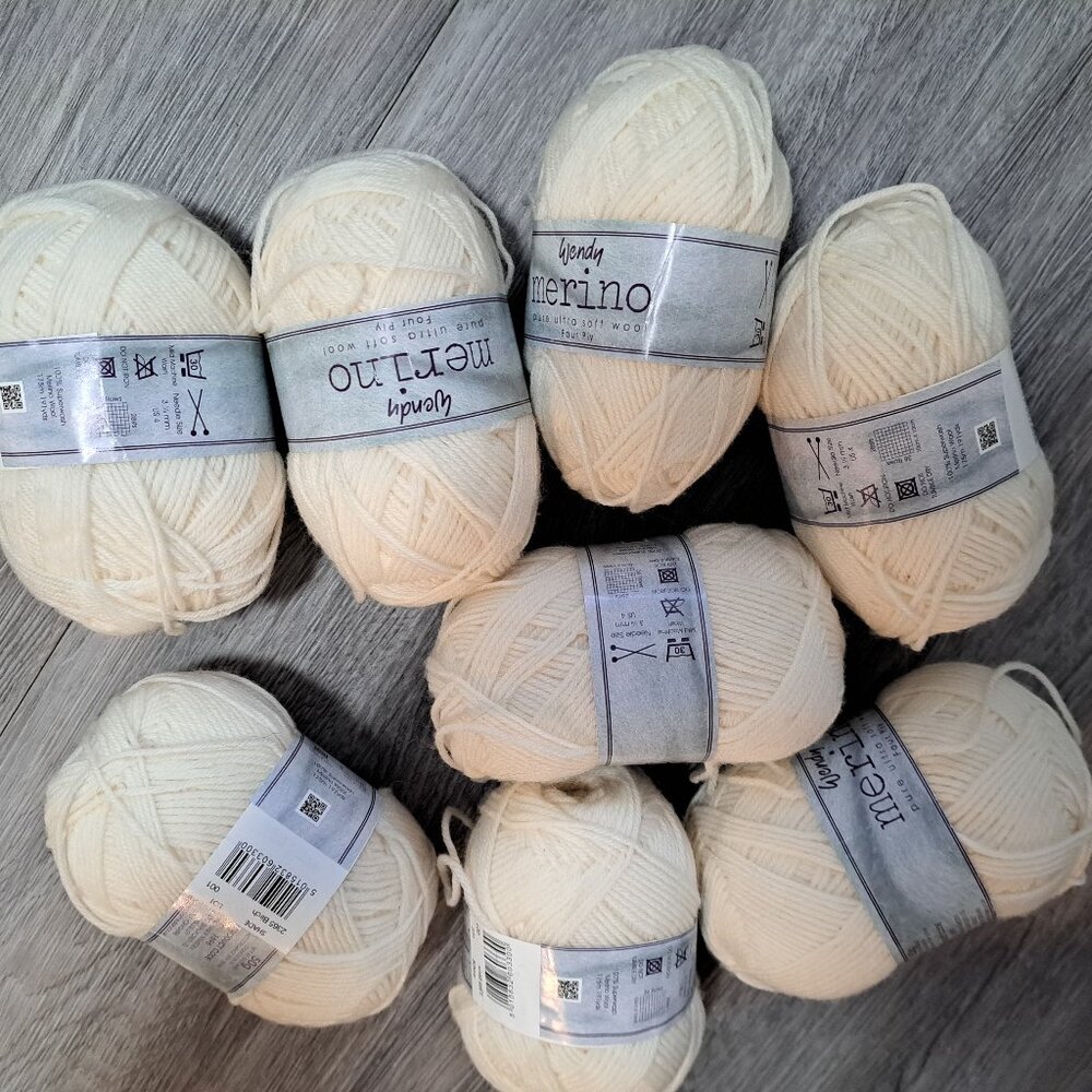 BNWT - 8 Skeins - Wendy Merino 4 Ply Cream 100% Merino Yarn Lot